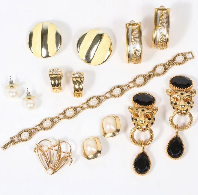 Vintage eight piece costume jewelry group
