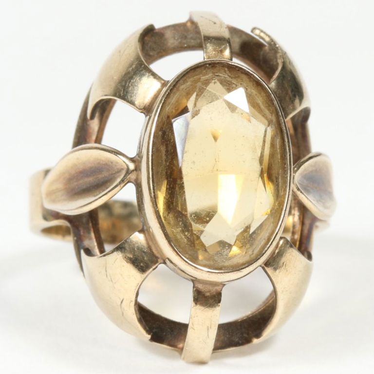 Yellow gold open dome ring with citrine jewel center