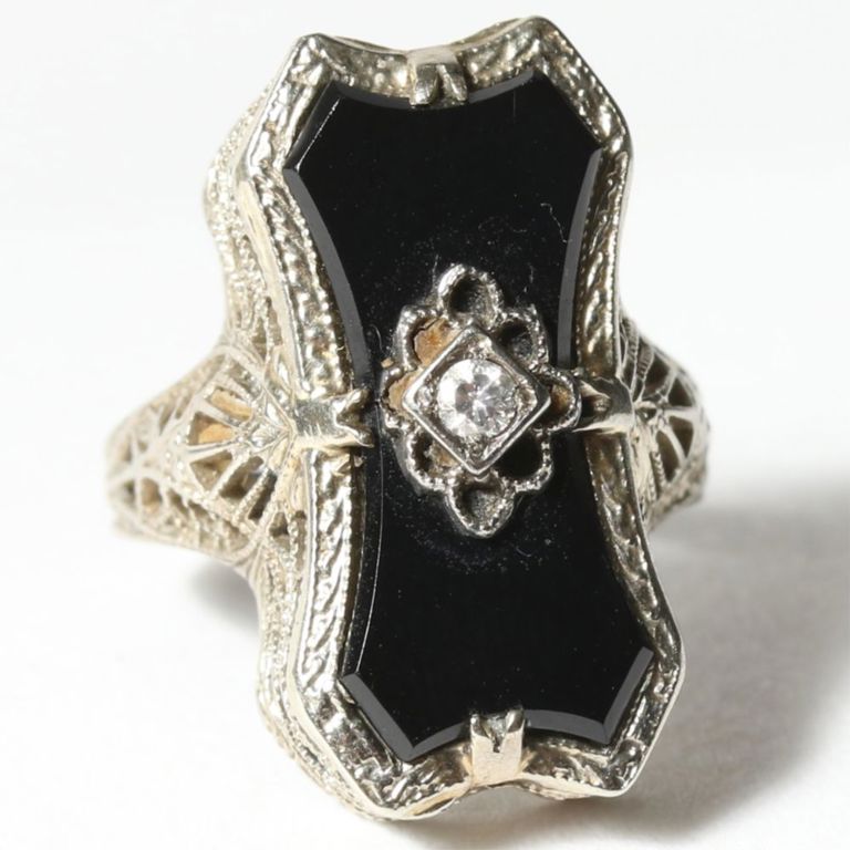 14k white gold filigree ring with onyx and diamond