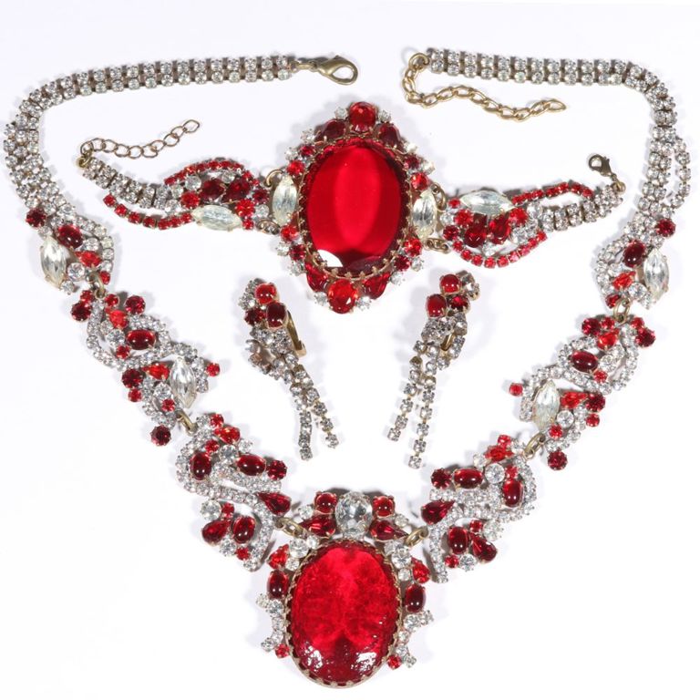 Cherry red crystal necklace, bracelet and complementary earrings