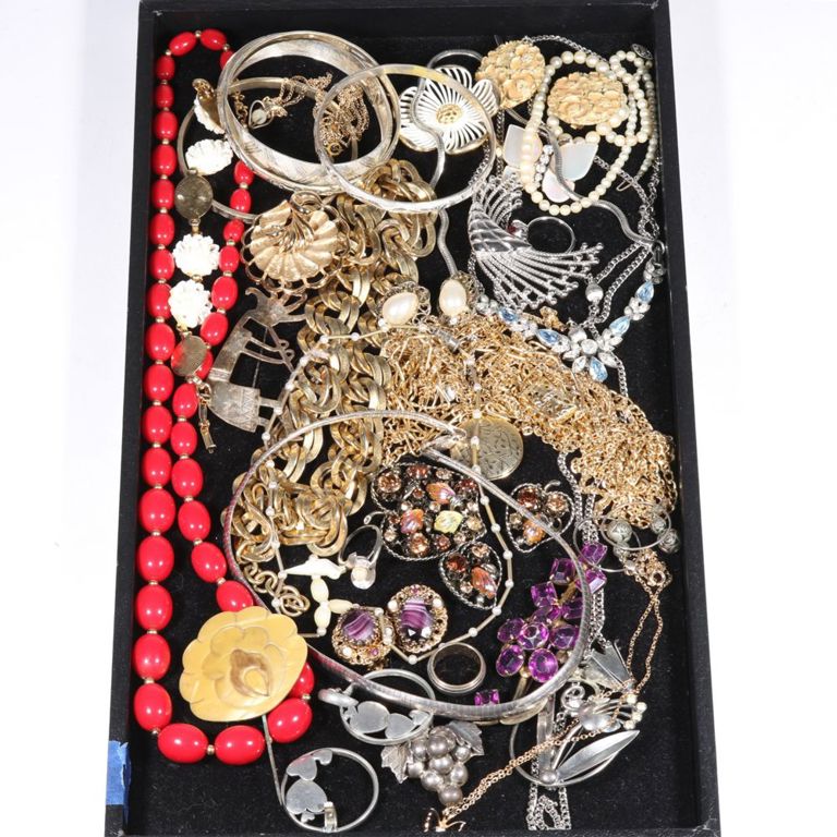 Vintage costume jewelry box lot