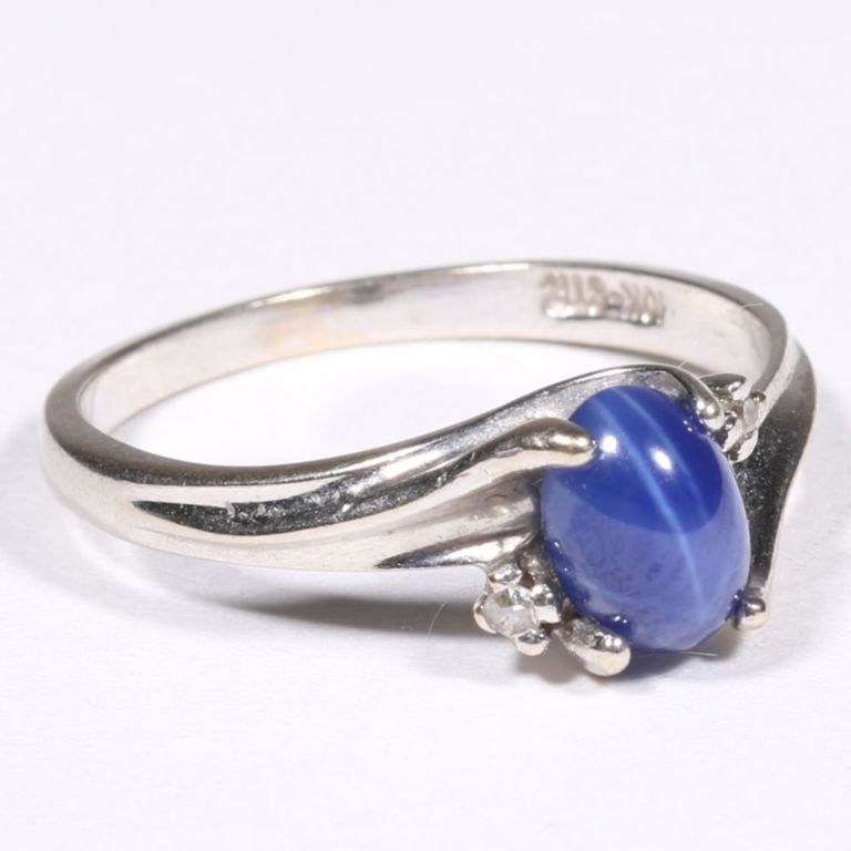 10k white gold sapphire and diamonds ring