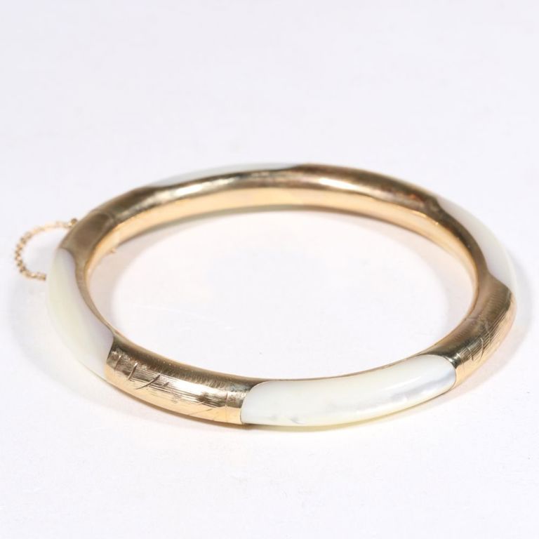 14k yellow gold hinged bracelet with mother of pearl accents