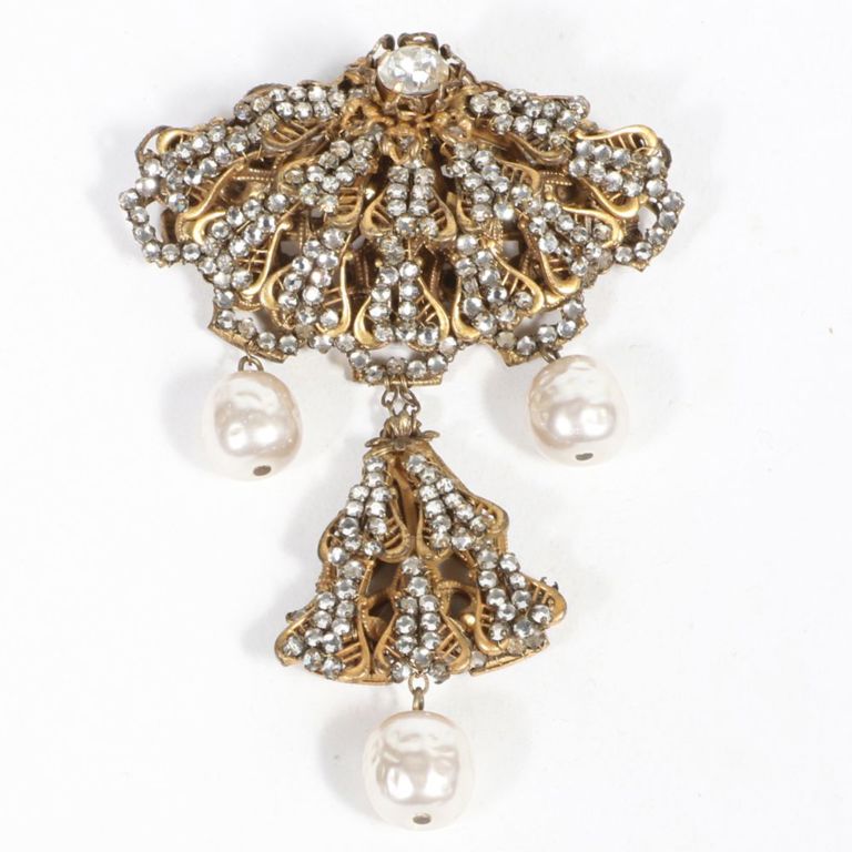 Rhinestone crystals and pearl dangle brooch