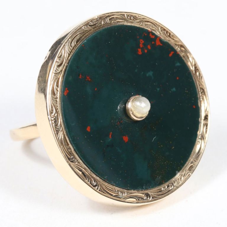 14k yellow gold blood stone ring with pearl center