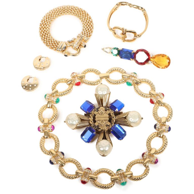 Six piece costume jewelry group