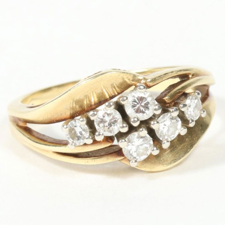 14k yellow gold diamonds ring