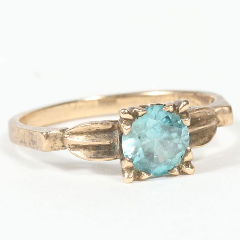 10k yellow gold ring with blue zircon or topaz center stone