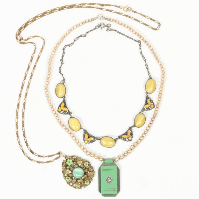 Necklaces with Czech glass, green glass and pearl