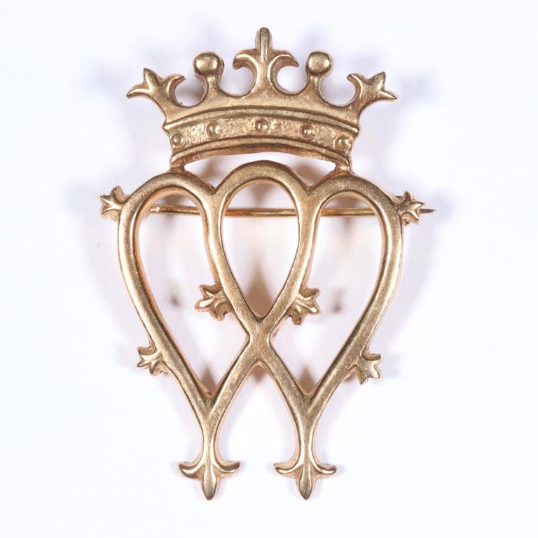 10k yellow gold Scottish Luckenbooth motif pin brooch
