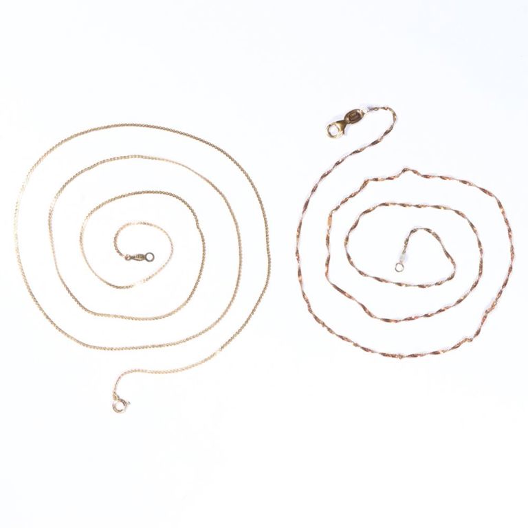 Two 14k yellow gold chain necklaces
