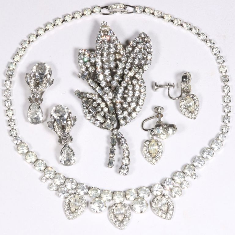 Vintage dazzling rhinestone crystal group