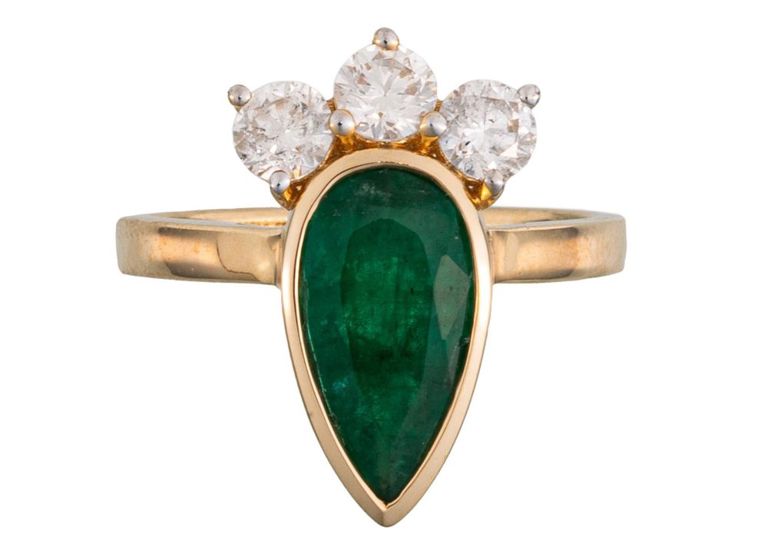 18k yellow gold emerald and diamond ring
