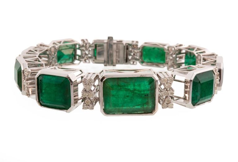 18k white gold emerald and diamond bracelet