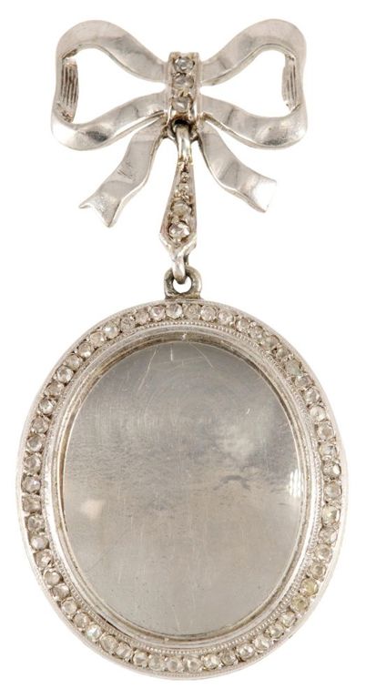 Estate Platinum & 0.75cttw Diamond Locket Pendant