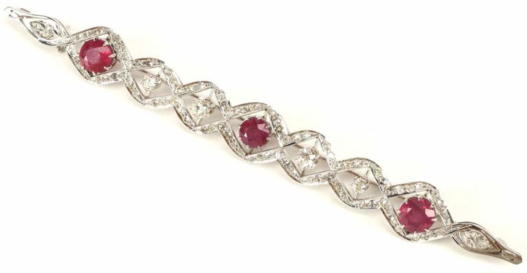 Estate 14kt Wg Diamond Long Bar Pin