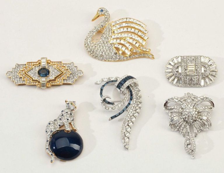 Estate Retro Style Costume Jewelry Brooches