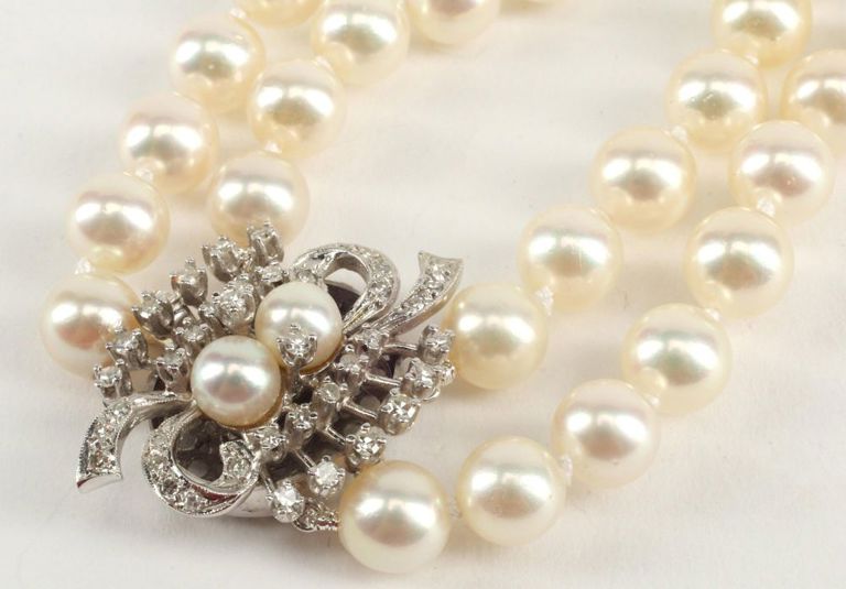 Estate Pearl Necklace With 14k Wg & Diamond Clasp