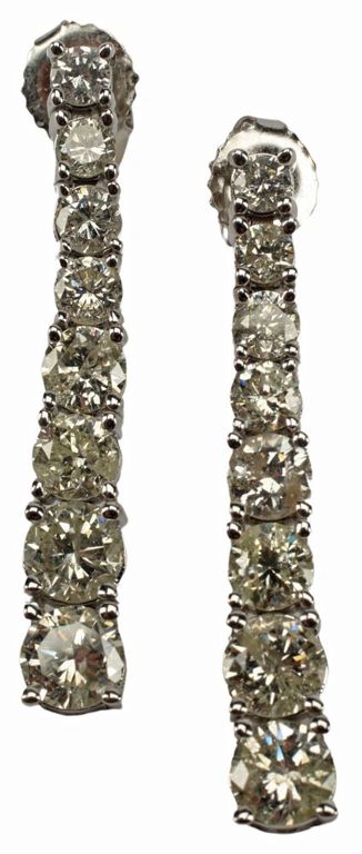 Estate 18kt White Gold & Diamond Graduated Drop Earrings