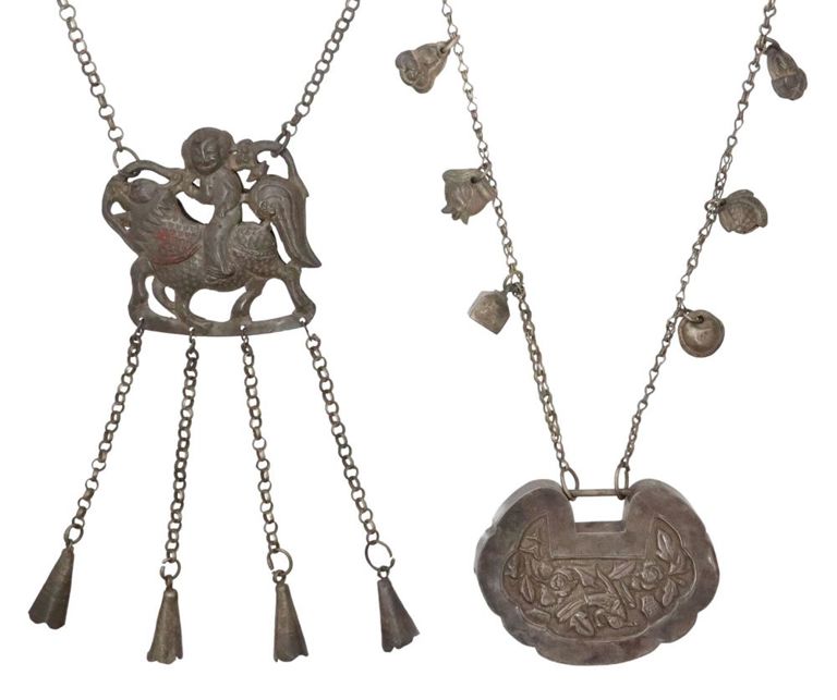 Chinese patinated silver-tone metal good luck charms/amulets