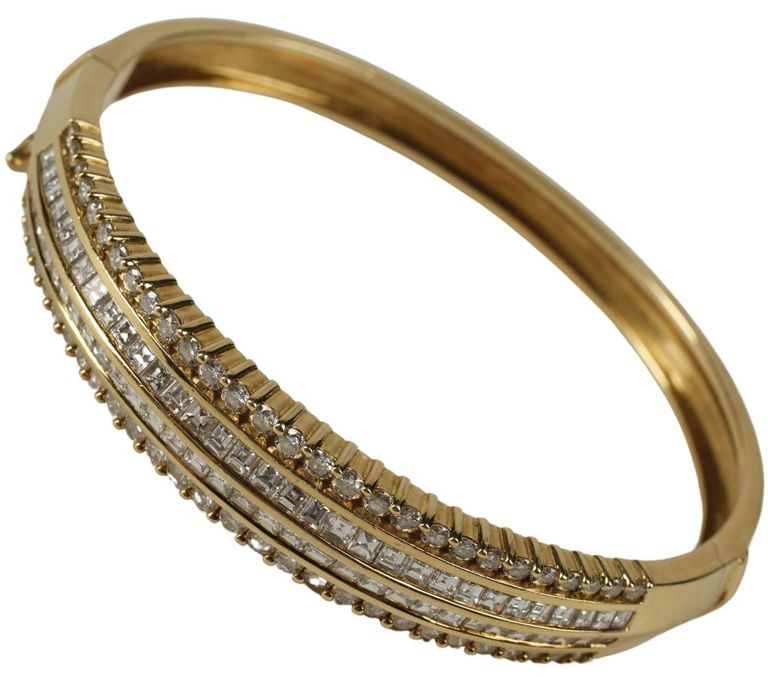 Estate 18k yellow gold hinged bangle bracelet