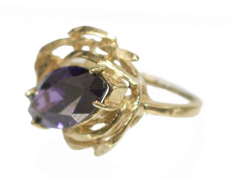 Ladies 18kt Gold & Gemstone Estate Ring
