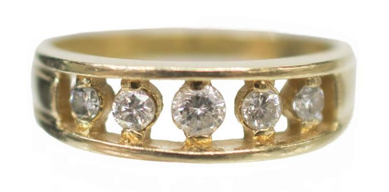 Ladies Estate 14kt Gold & Diamond Band Ring