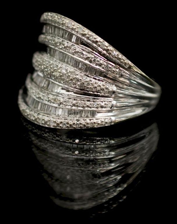 Ladies 14kt White Gold & Diamond Estate Ring