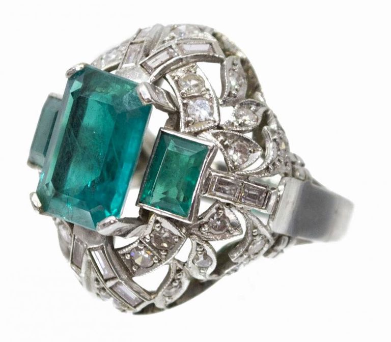 14kt Wg, Emerald & Diamond Estate Cocktail Ring