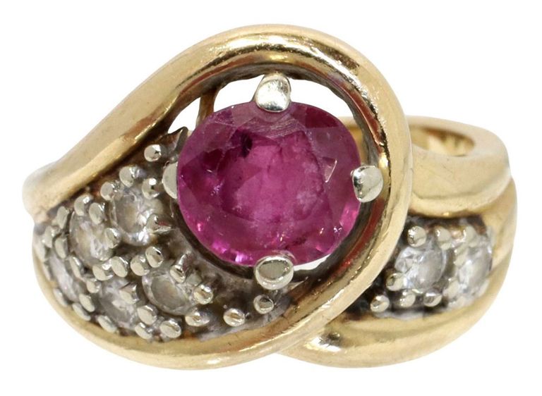 Estate 14kt Gold Ruby & Diamond Ring