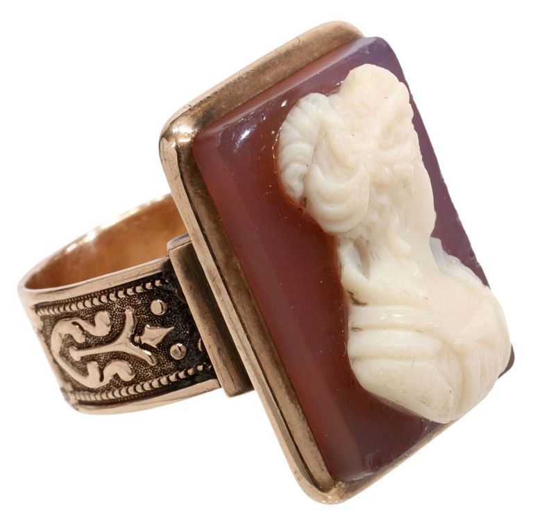 Estate 12kt Rose Gold Carved Hardstone Cameo Ring