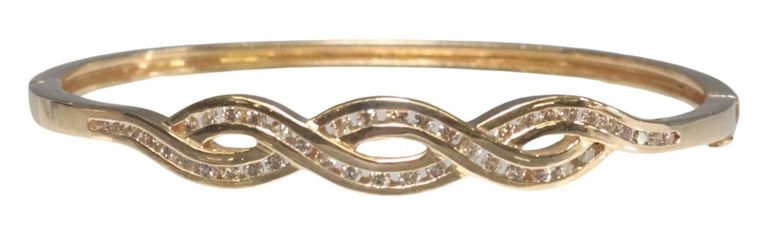 ESTATE 14KT GOLD & DIAMOND BANGLE BRACELET