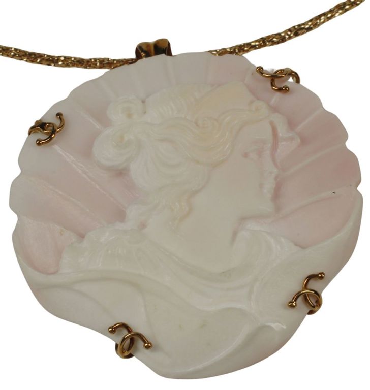 Estate Italian 14k yellow gold cameo pendant brooch with rope chain
