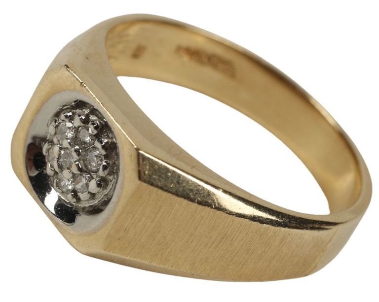 14k yellow gold ring with diamond cluster