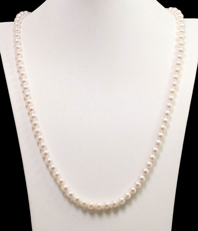 Estate cultured pearl necklace with diamond-set 18k white gold clasp