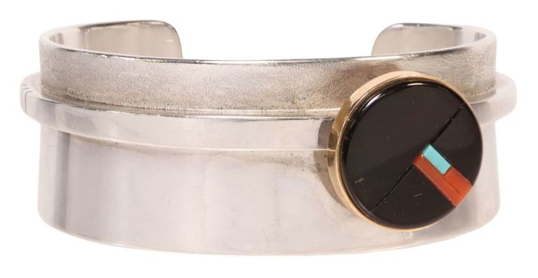 Richard Chavez San Felipe Pueblo silver cuff with inlaid bezel