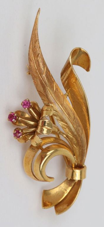 18k gold ruby fleur de lis brooch