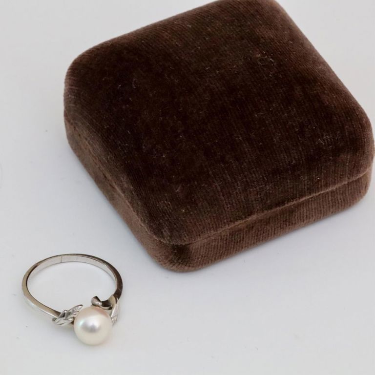 Mikimoto sterling silver ring with a pearl