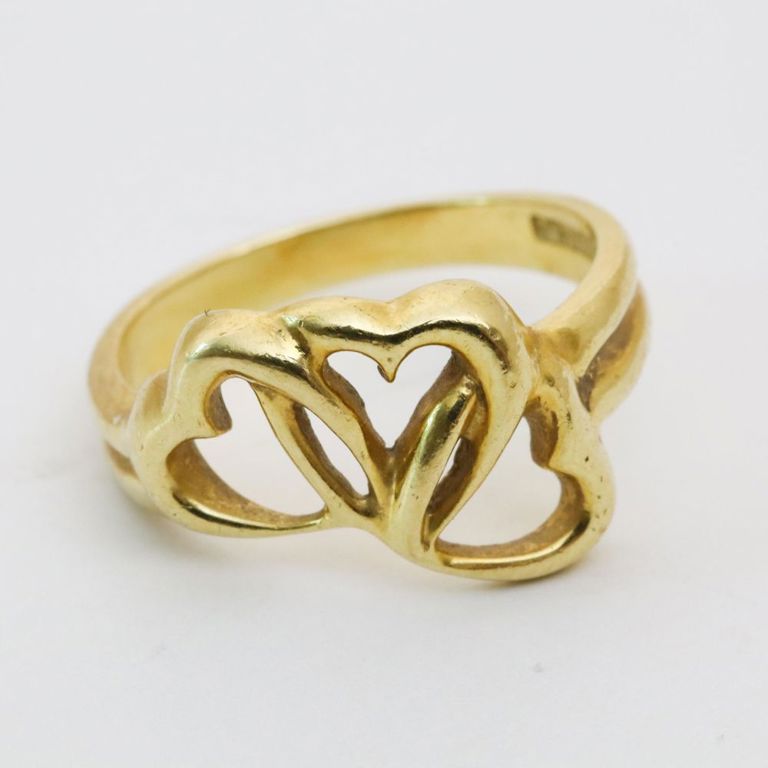 Tiffany & Co. Loving Heart 18k yellow gold ring