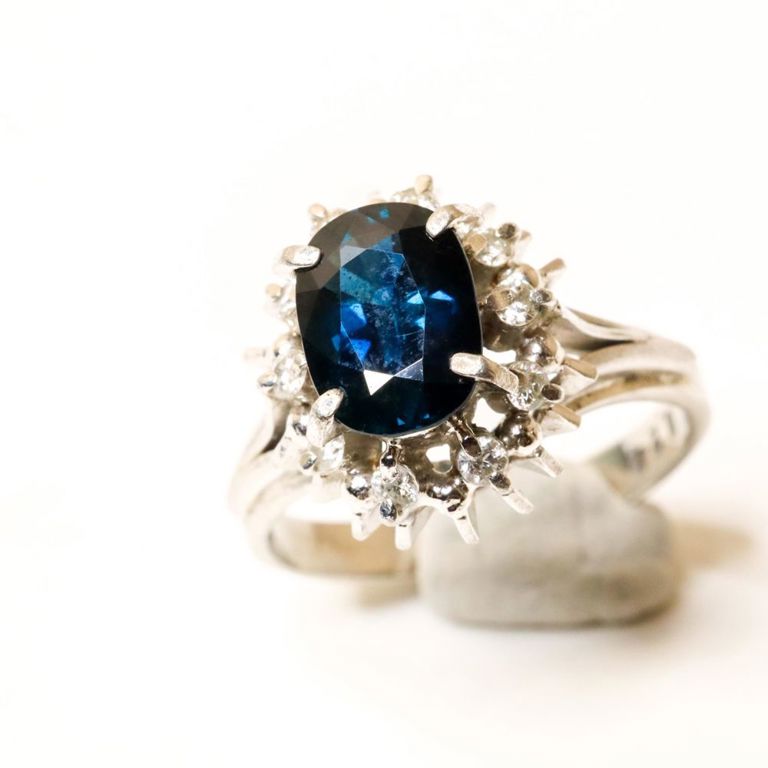 900 platinum sapphire and diamond ring