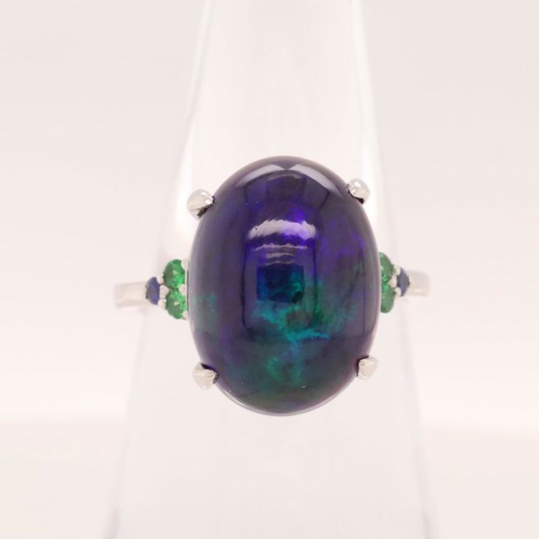 950 platinum opal, emerald and sapphire ring