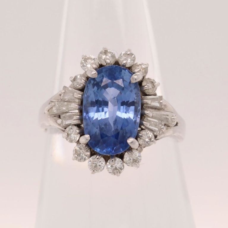 900 platinum sapphire and diamond halo ring