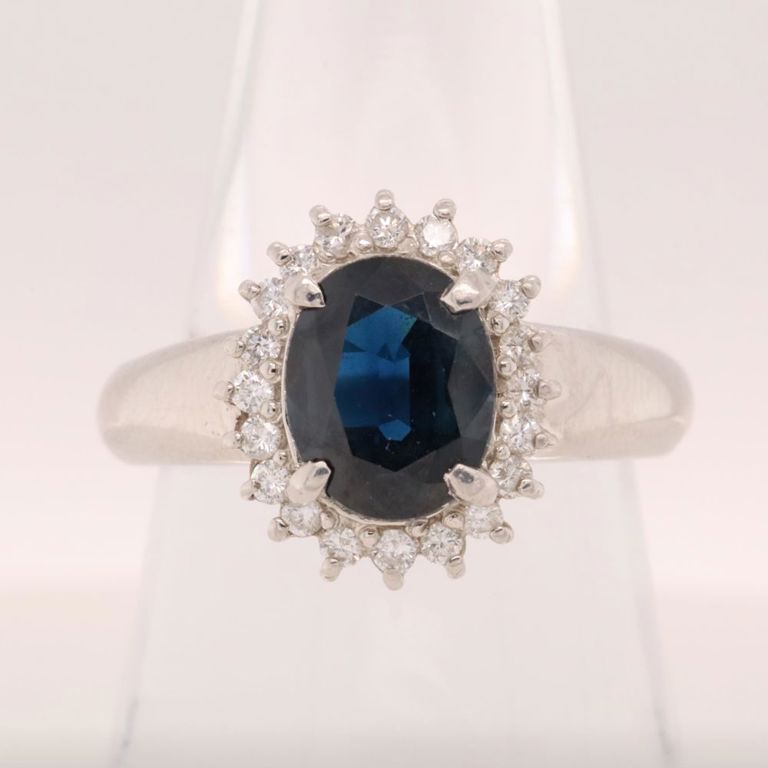900 platinum sapphire and diamond halo ring