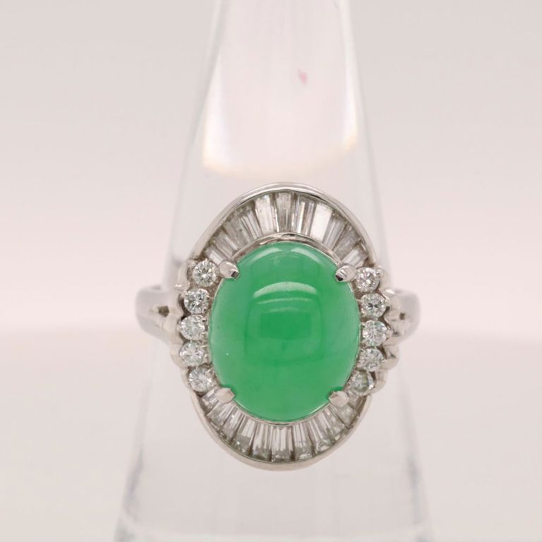 900 platinum jade and diamond halo ring