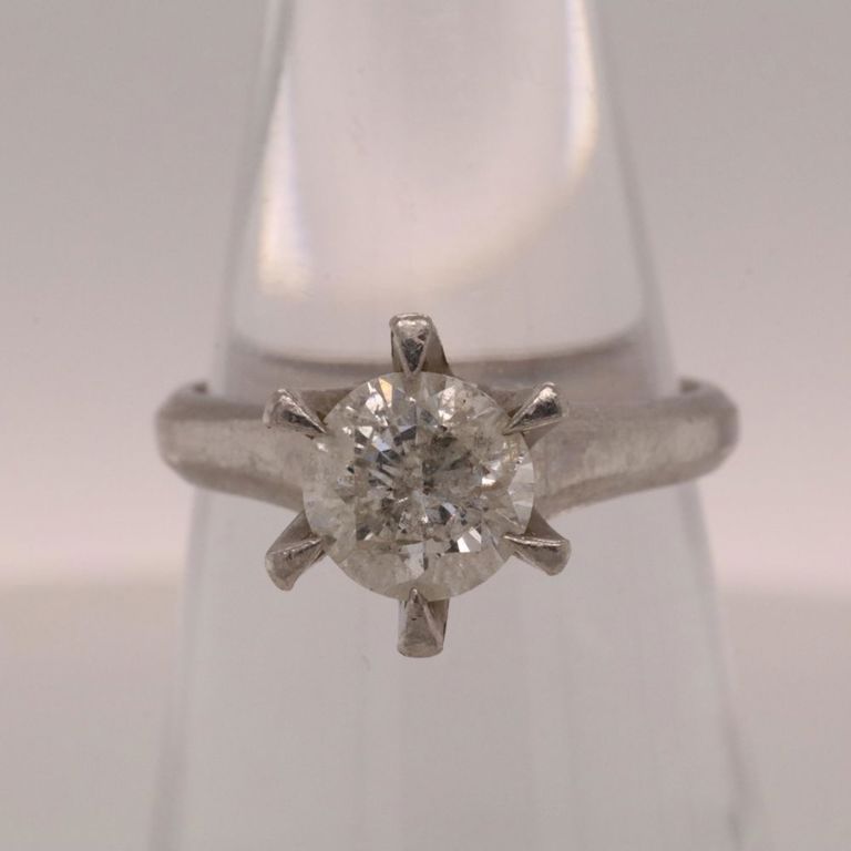 900 platinum diamond solitaire ring