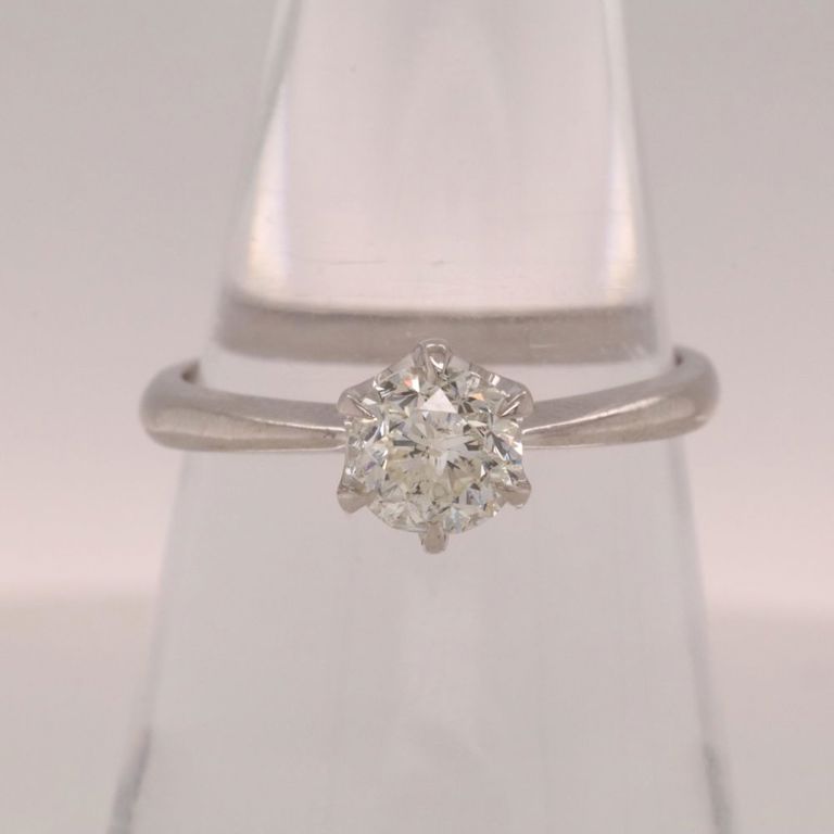 850 platinum diamond solitaire ring