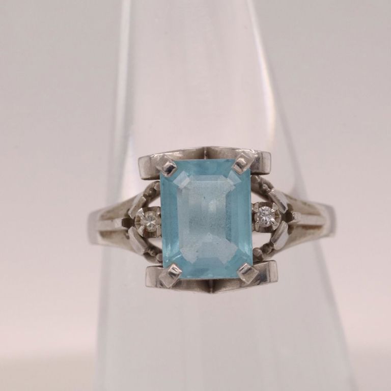 900 platinum aquamarine and diamond ring