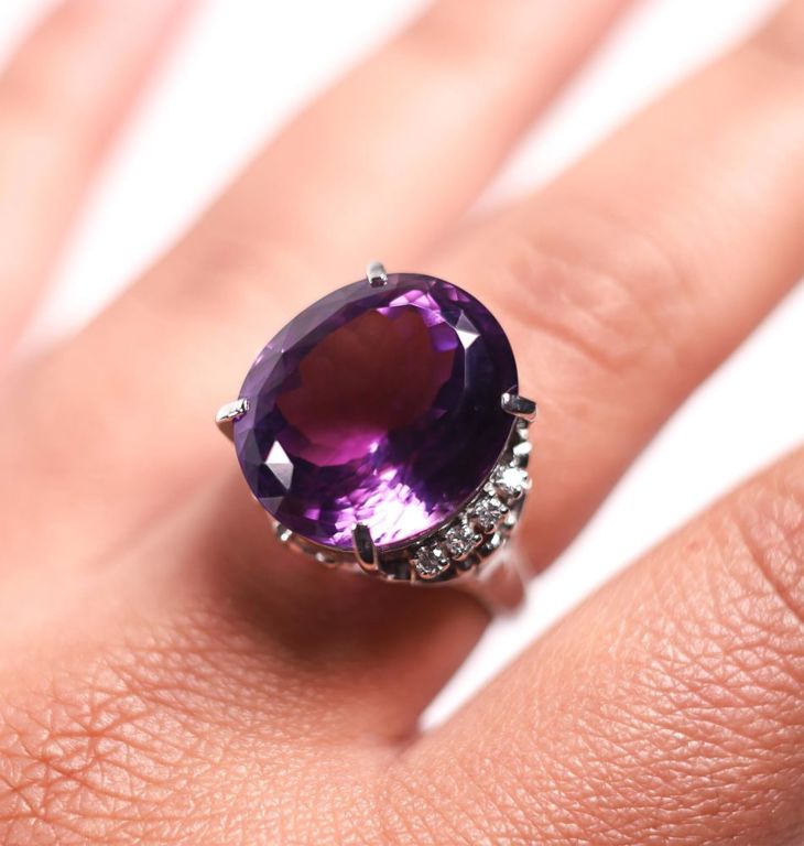 900 platinum amethyst and diamonds ring