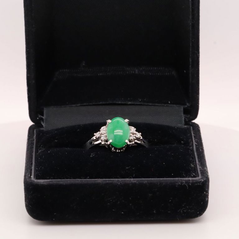 900 platinum jade and diamond ring