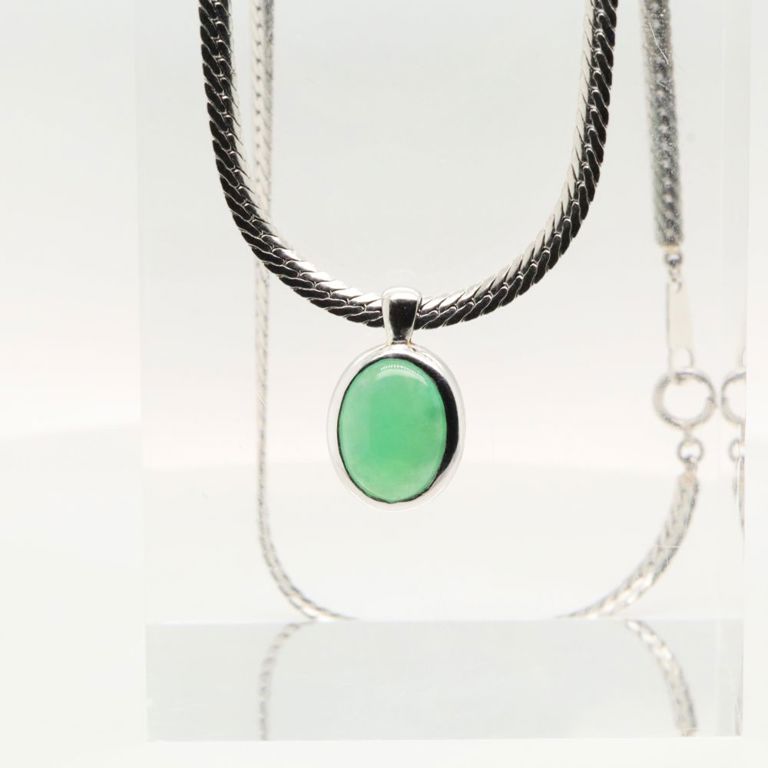 850 platinum jade pendant on necklace